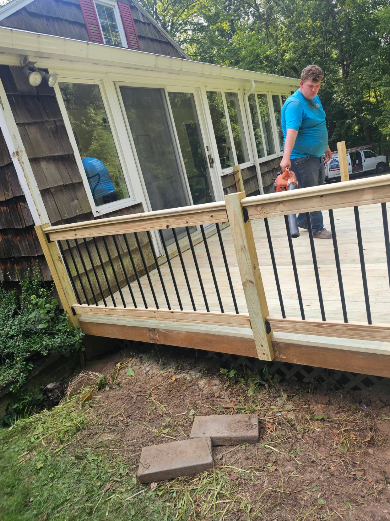 Aluminum railing and fence installation